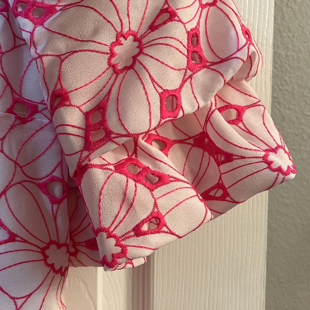 Lilly Pulitzer Lesley Top BotanicalEyelet Razberry - Picture 3 of 6